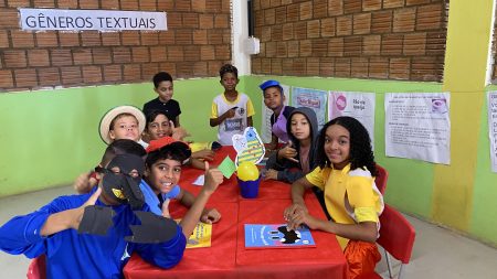 Escola Luiz Malaquias realiza Feira de Leitura com atividades do IV Colóquio da Literatura Infantil.