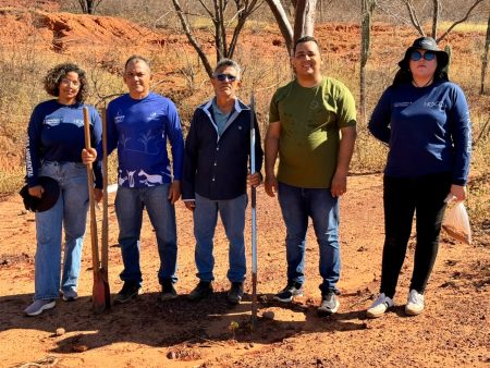 Secretaria de Meio Ambiente e Recursos Hídricos realiza levantamento e análise de solo para recuperação de áreas degradadas na zona rural